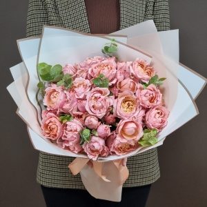 Букет из кустовых роз "Julliette" 9шт