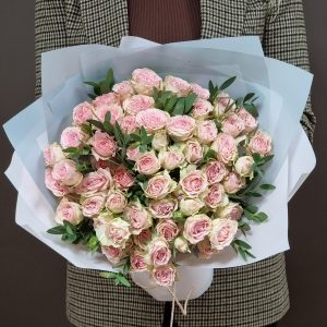 Букет из кустовых роз "Baby Follies" 15шт