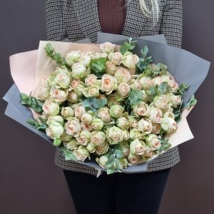 Букет из кустовых роз "Pavlova" 21шт