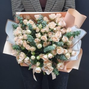 Букет из кустовых роз "My Beauty" 19шт